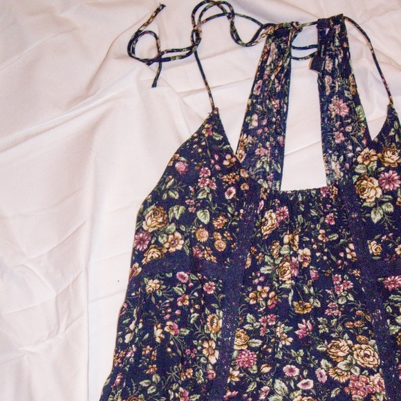 American Eagle Outfitters Dresses & Skirts - Floral Sun Dress